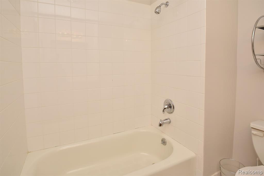 30475 W 14 Mile Rd, 74, Farmington, MI 48334 — Photo 25