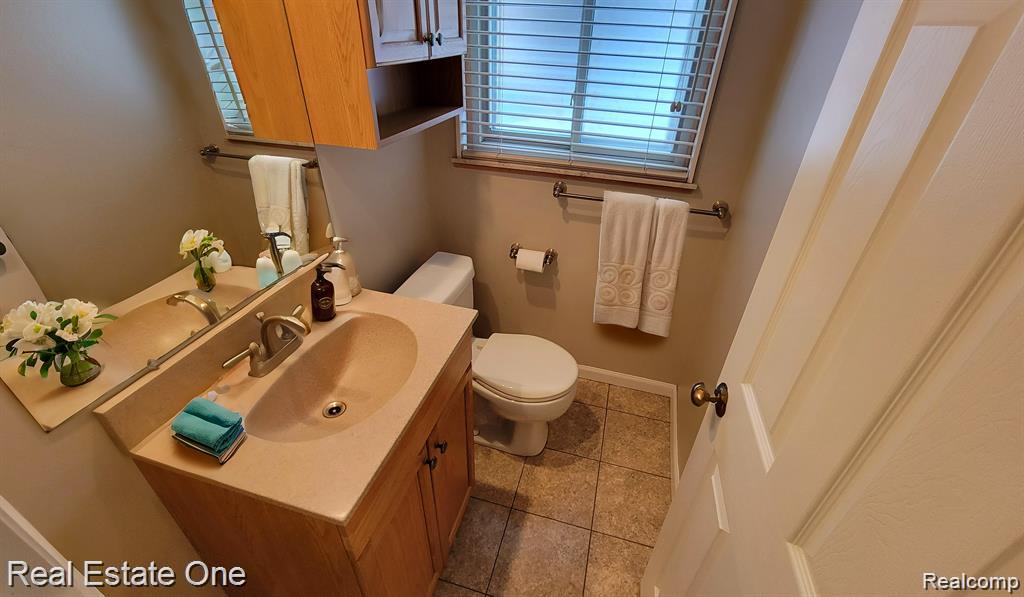 43608 LOMBARDY Drive, Canton, MI 48187 — Photo 8