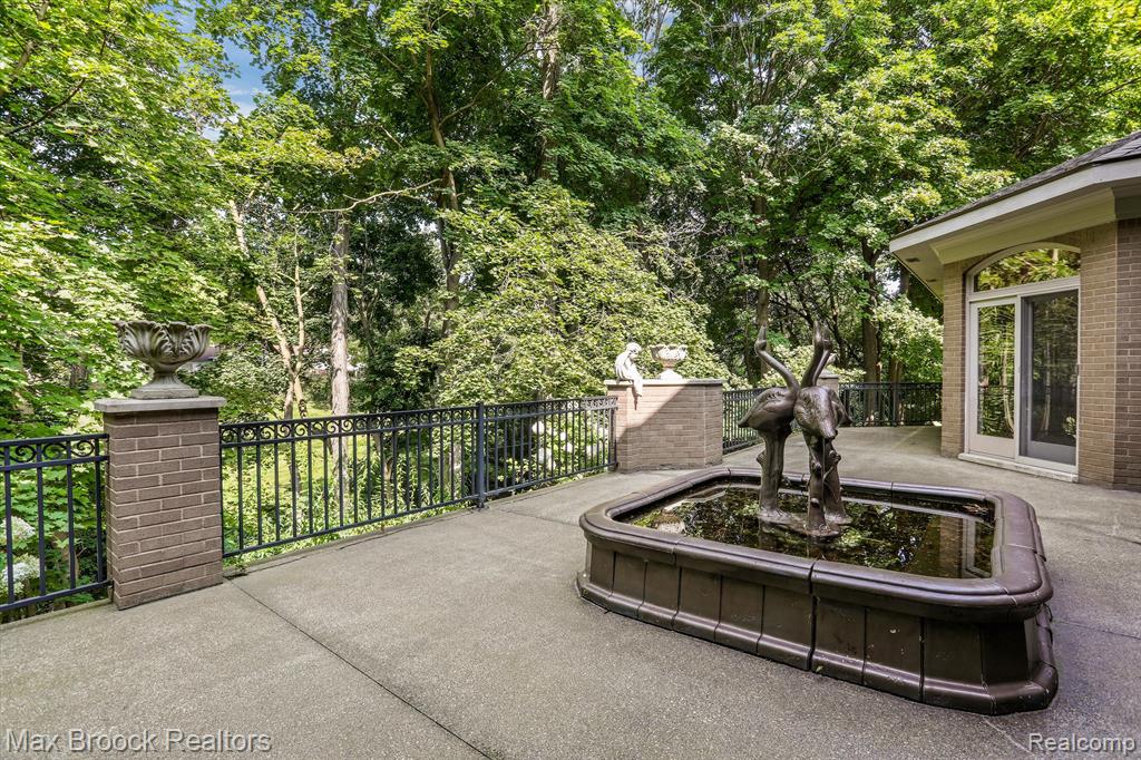 4366 KAREN Lane, Bloomfield Hills, MI 48302 — Photo 27