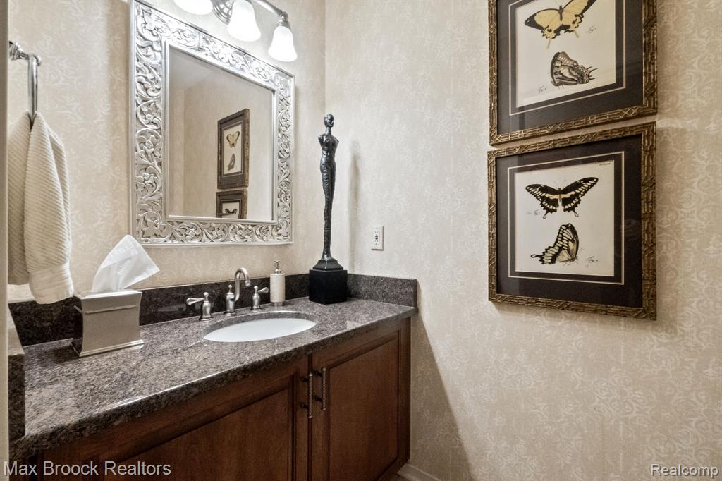 6566 Bristol Drive, West Bloomfield, MI — Photo 20