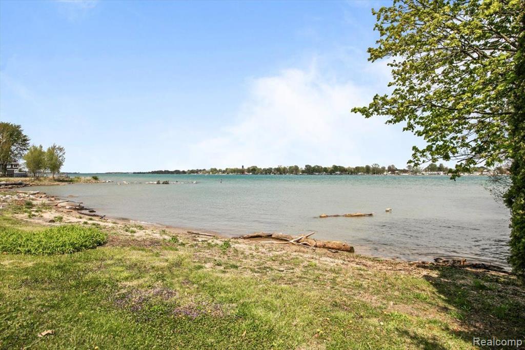 8636 N RIVER Road, Cottrellville, MI — Photo 13