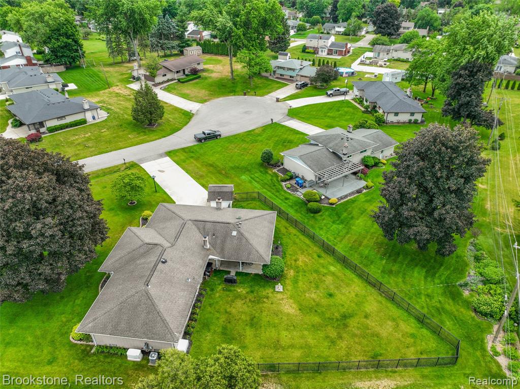 6042 Ravenswood Drive, Utica, MI 48316 — Photo 31