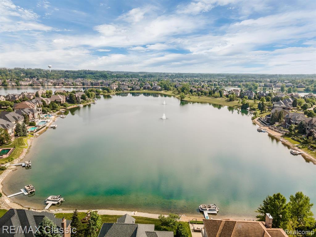 18416 CLAIRMONT Circle E, Northville, MI 48168 — Photo 51