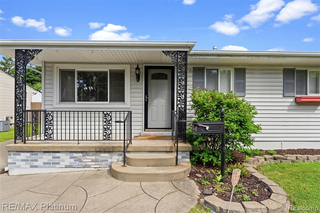 5354 Don Shenk Drive, Swartz Creek, MI 48473 — Photo 6