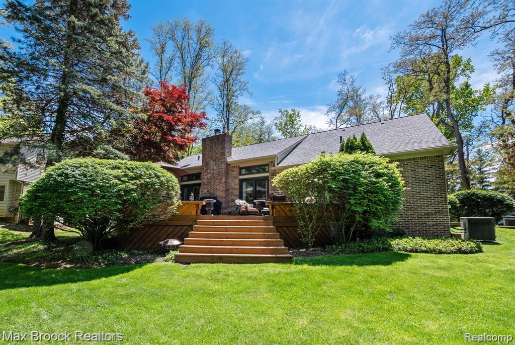 6082 N Shore Drive, West Bloomfield, MI 48324 — Photo 34