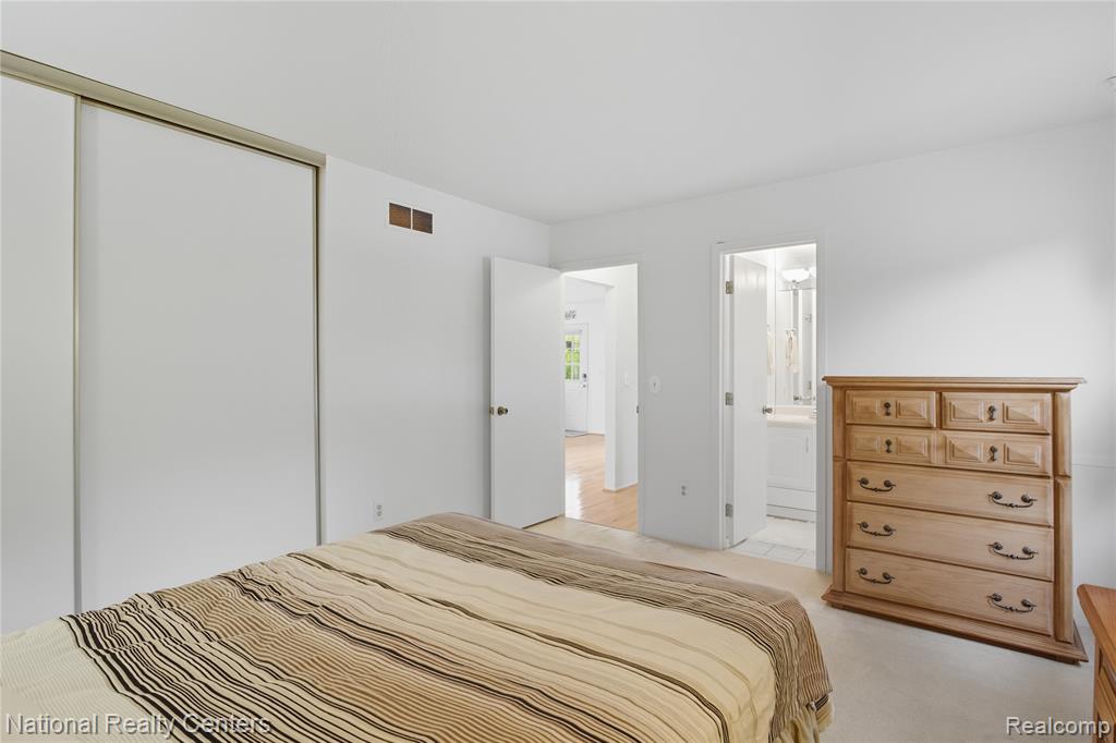 1493 Mariner Drive, Walled Lake, MI 48390 — Photo 10