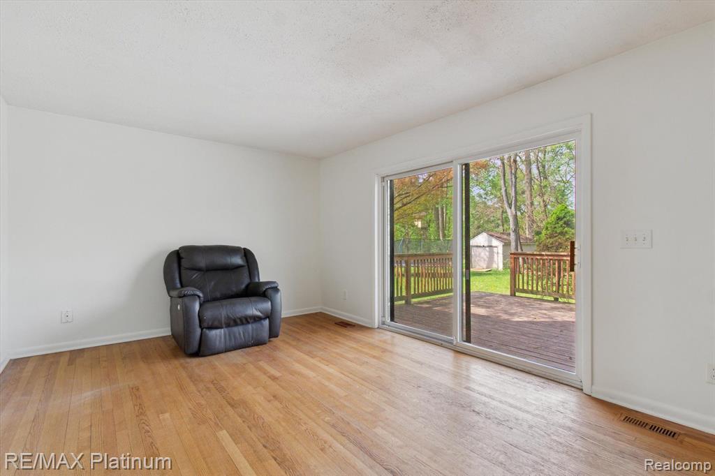 5440 BRADFORD Circle, Brighton, MI 48114 — Photo 15