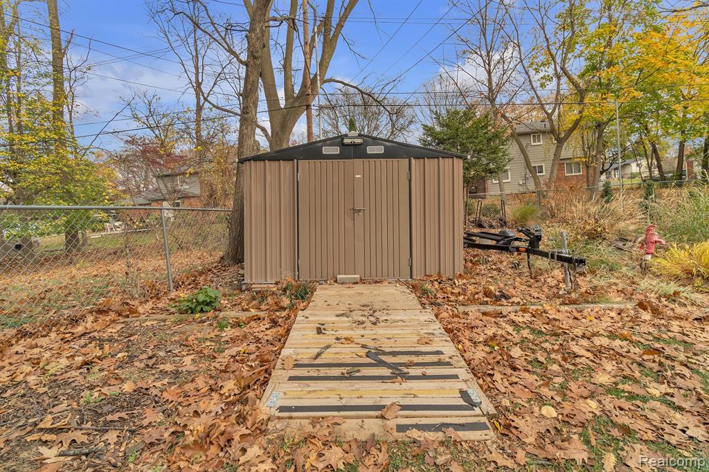 4248 WHITEBIRCH Drive, West Bloomfield, MI 48323 — Photo 58