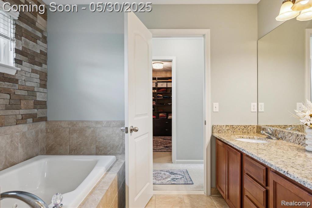 9267 Richfield, Livonia, MI 48150 — Photo 23