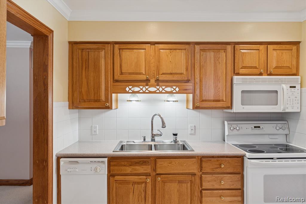 1560 Odette, Hartland, MI 48353 — Photo 14