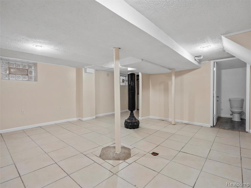 6010 HARTWELL Street, Dearborn, MI 48126 — Photo 16