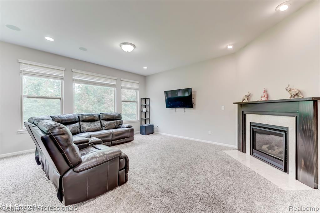 50784 SEVILLA Circle, Novi, MI — Photo 18