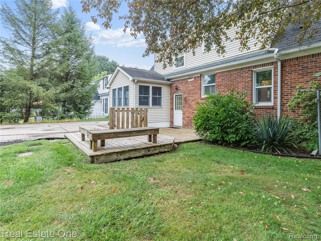 609 N Michigan Avenue, Howell, MI 48843 — Photo 25