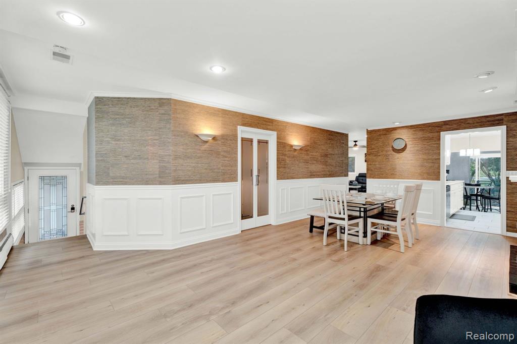 5481 Sunnycrest Drive, West Bloomfield, MI 48323 — Photo 7