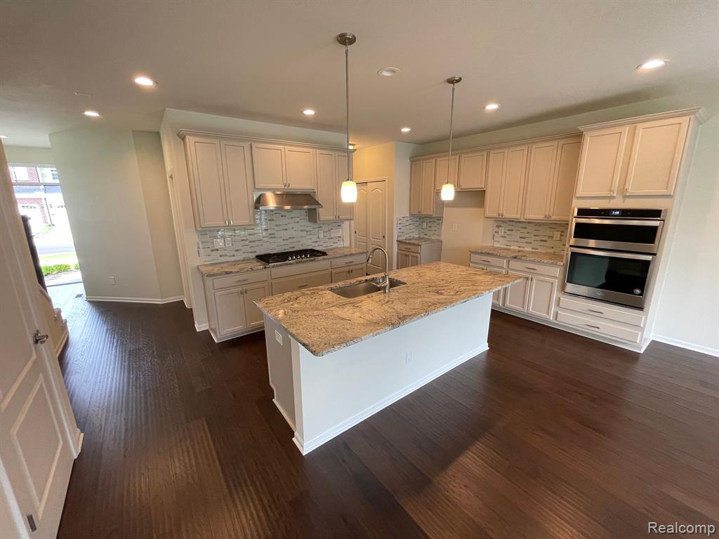 43545 PROSPECT, Novi, MI — Photo 3