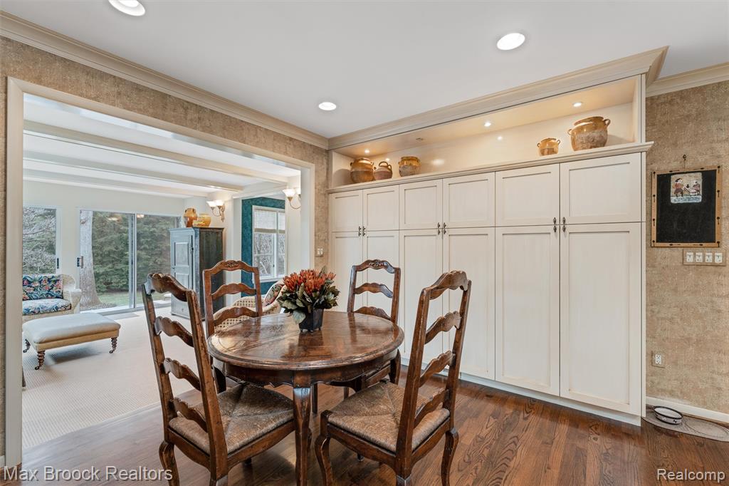 919 W Glengarry Circle, Bloomfield Hills, MI 48301 — Photo 17