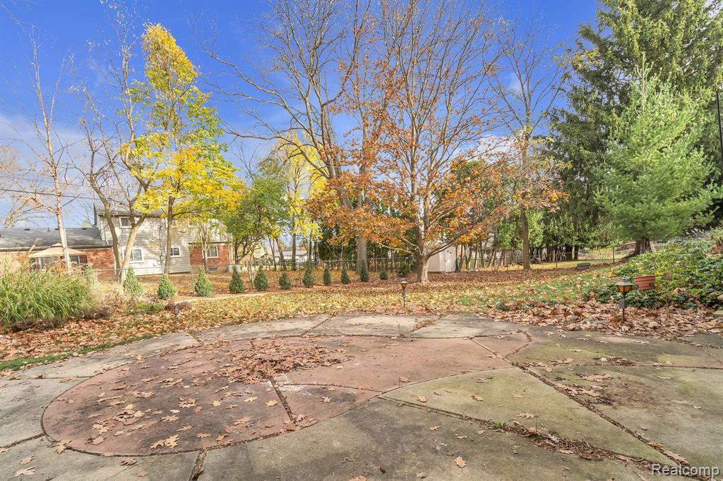 4248 WHITEBIRCH Drive, West Bloomfield, MI 48323 — Photo 53