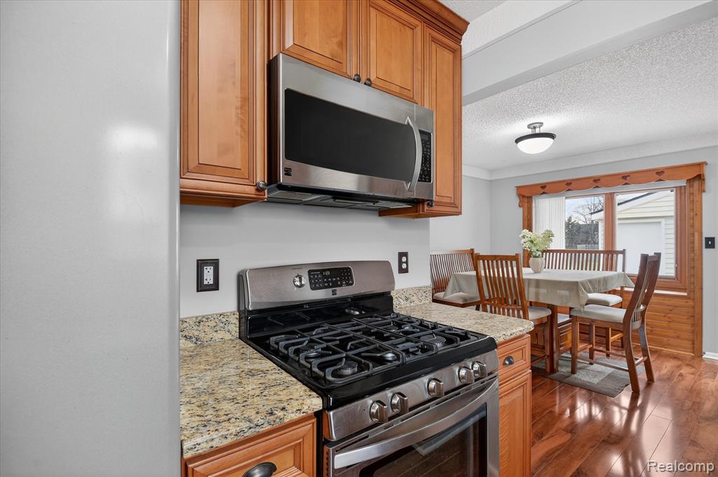 19523 Plumwoode Court, Brownstown, MI 48183 — Photo 18