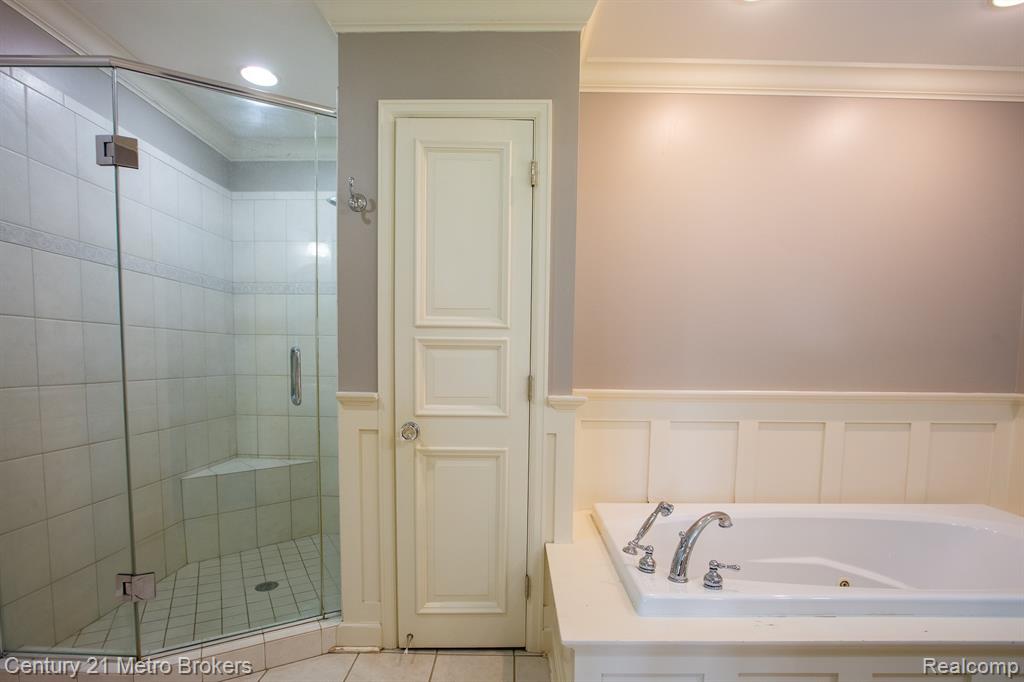 9270 Hidden Valley Court, Grand Blanc, MI 48439 — Photo 34
