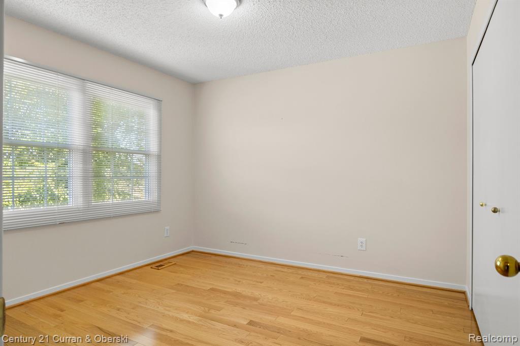 41665 CHARLESTON Lane, Novi, MI 48377 — Photo 26