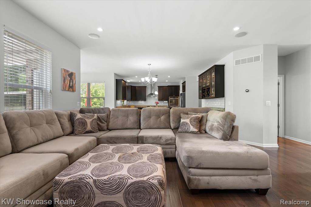 41775 Steinbeck Glen, Novi, MI 48377 — Photo 10