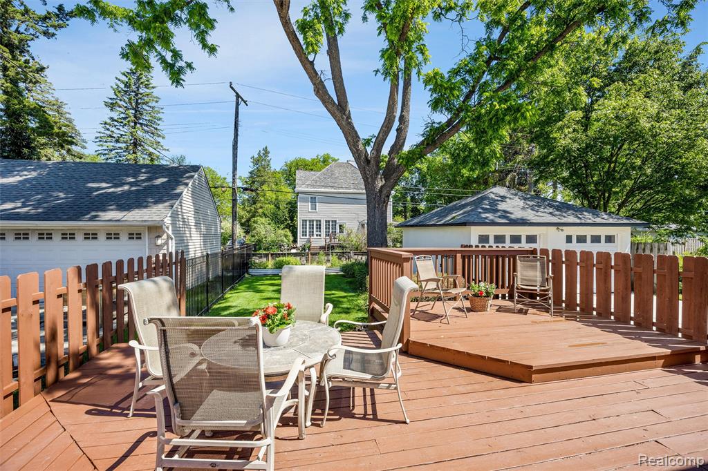 10504 Borgman Avenue, Huntington Woods, MI — Photo 25