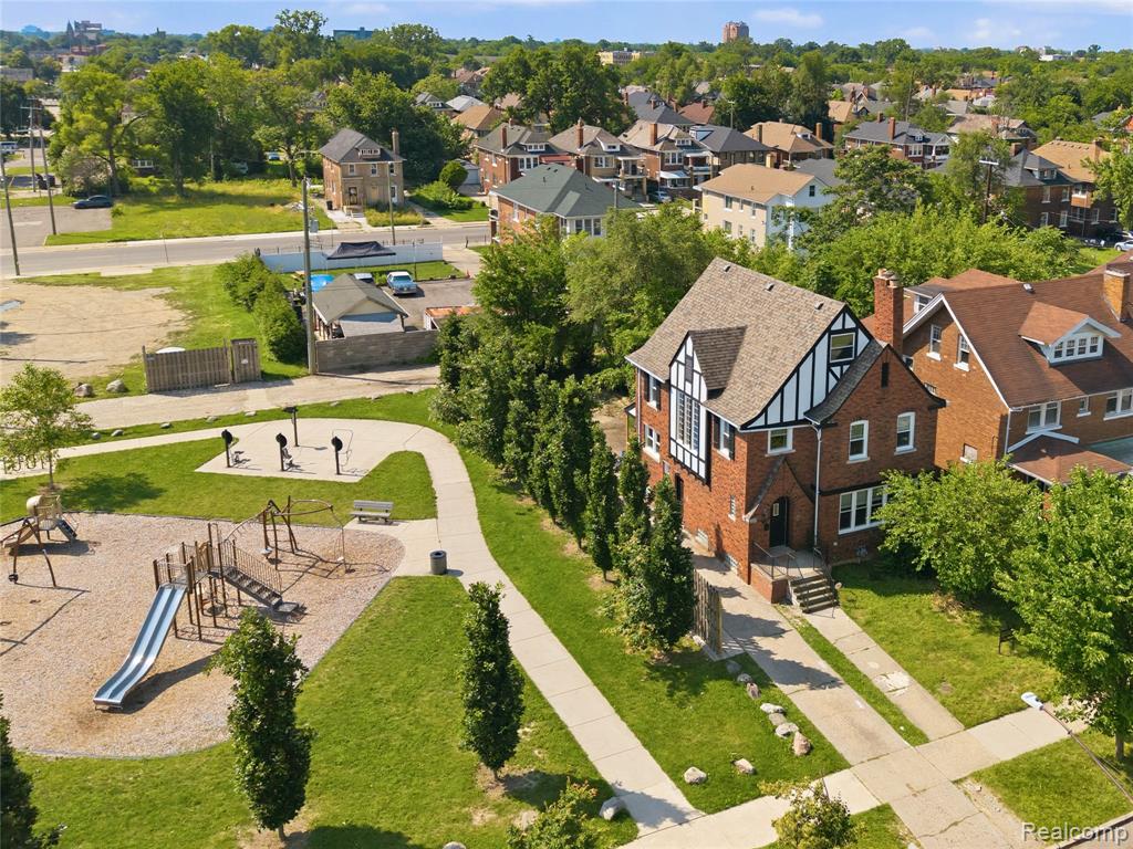 1945 Atkinson Street, Detroit, MI 48206 — Photo 49
