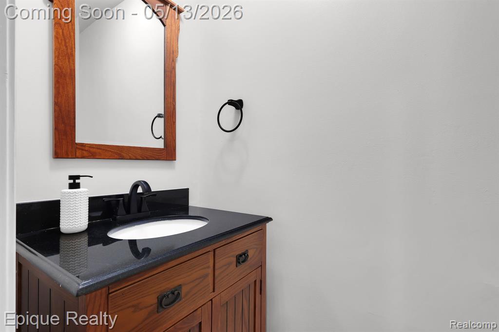 2653 Konrad Court, Auburn Hills, MI 48326 — Photo 11