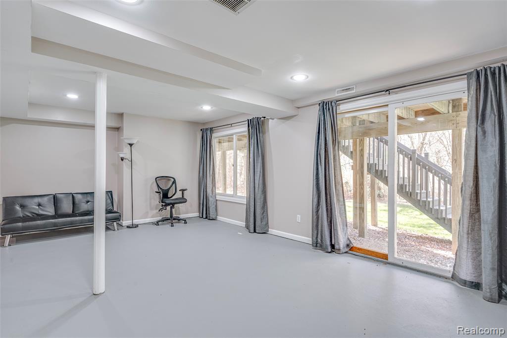 461 Alexander Drive, Commerce Twp, MI 48390 — Photo 43