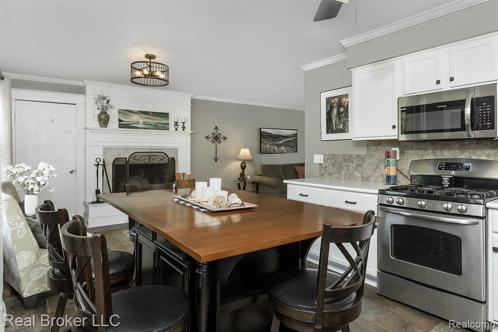 495 GLENN Court, Lake Orion, MI 48362 — Photo 10