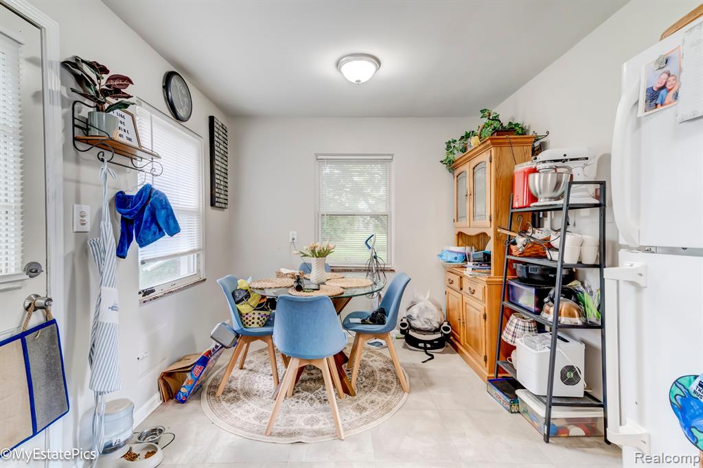 400 PARKVIEW Drive, Plymouth, MI 48170 — Photo 12