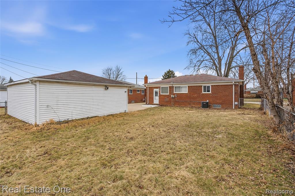 8528 Norborne Avenue, Dearborn Heights, MI 48127 — Photo 32
