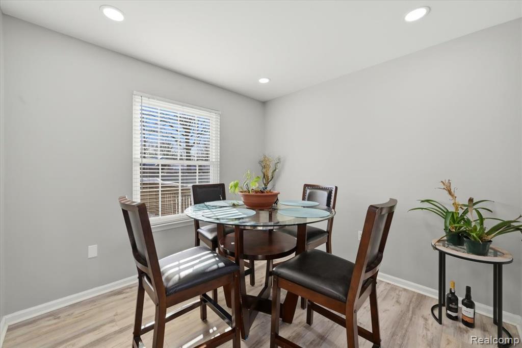 44569 GREENBRIAR Court, Belleville, MI 48111 — Photo 25