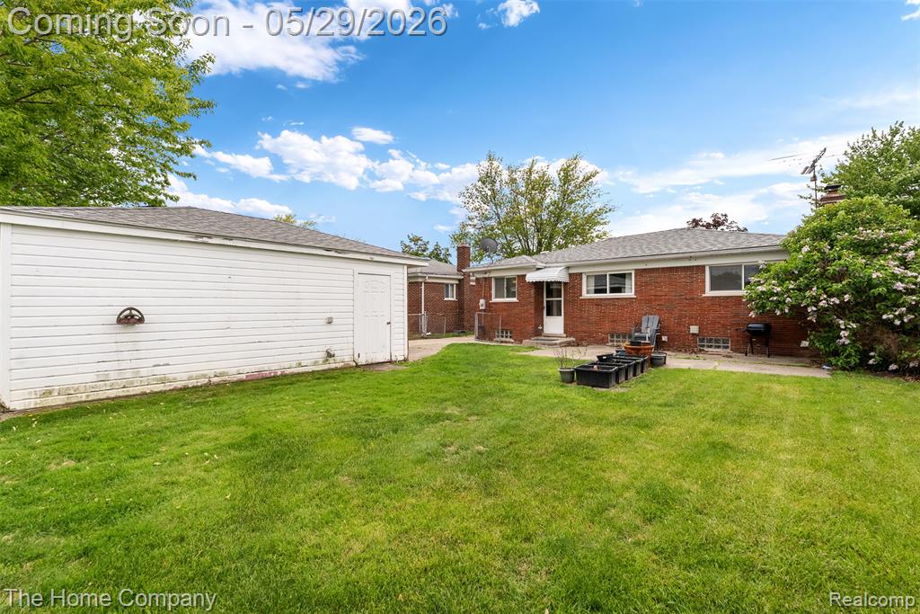 24564 Marine Avenue, Eastpointe, MI 48021 — Photo 29