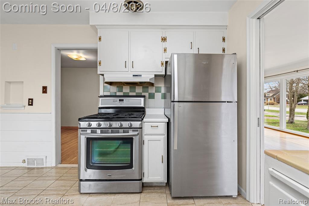 17000 W 13 Mile Road, Beverly Hills, MI 48025 — Photo 17
