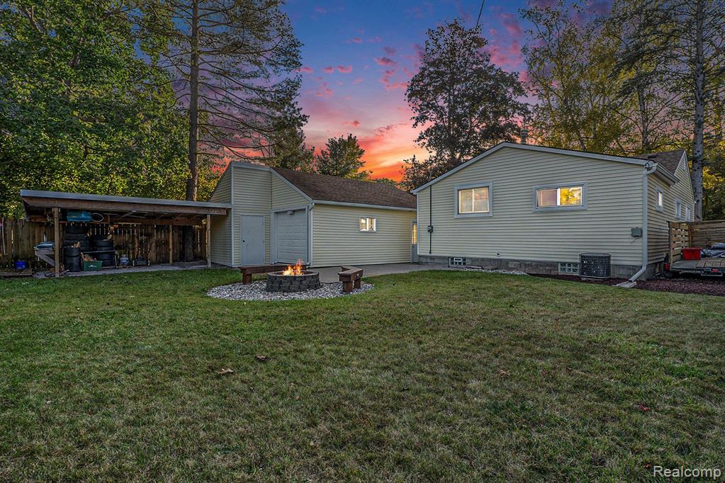 441 CLAYBURN Boulevard, Waterford, MI 48327 — Photo 19