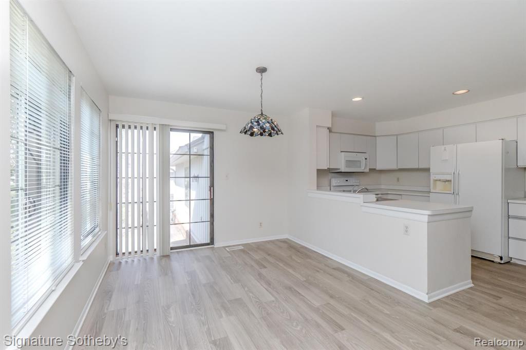 6015 PEBBLE LANE, West Bloomfield, MI — Photo 5