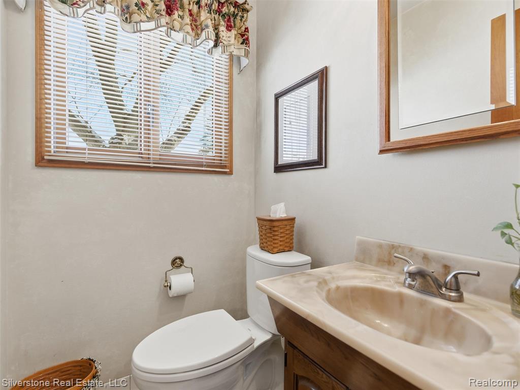 6766 Vernmoor Drive, Troy, MI 48098 — Photo 32