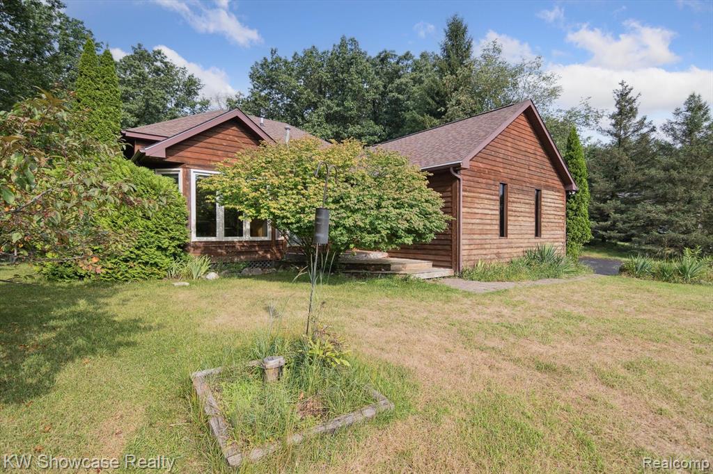 11858 Earl Street, Pinckney, MI 48169 — Photo 2