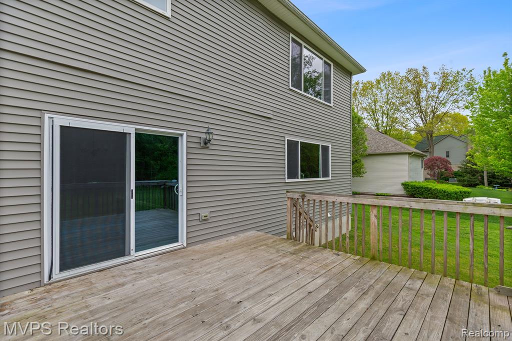 5325 SHOREWOOD Drive, Fort Gratiot, MI 48059 — Photo 46