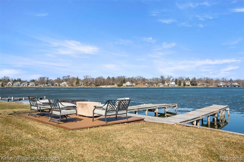340 Angola Street, Wolverine Lake, MI 48390 — Photo 9
