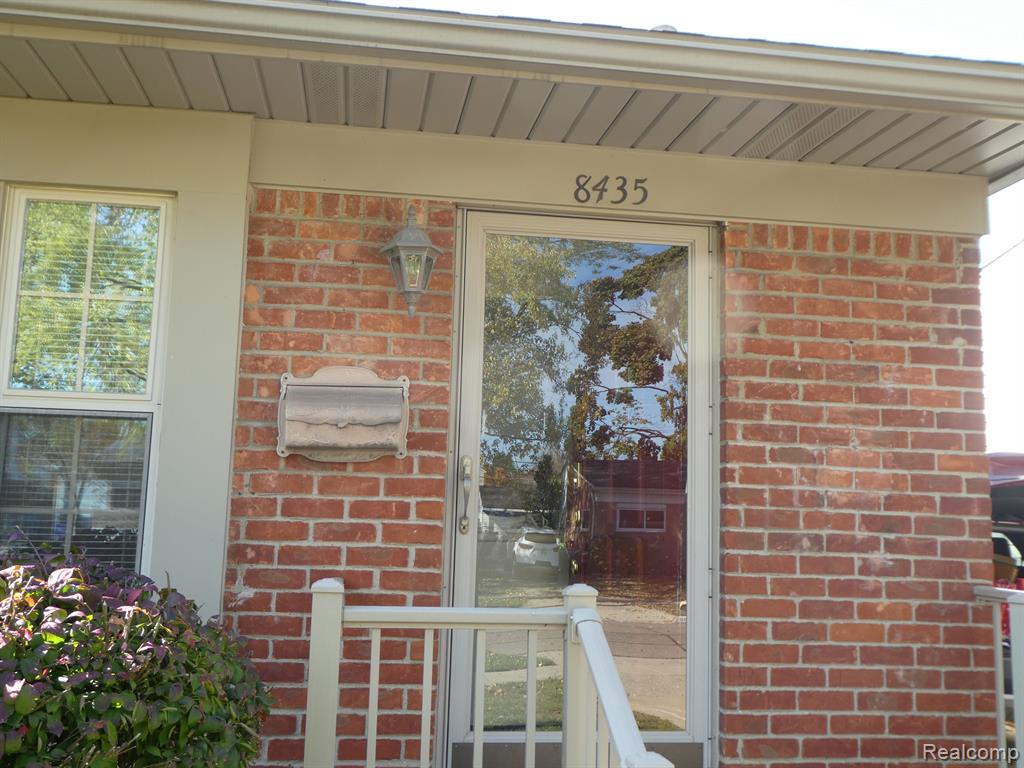 8435 INGRAM Street, Westland, MI — Photo 2