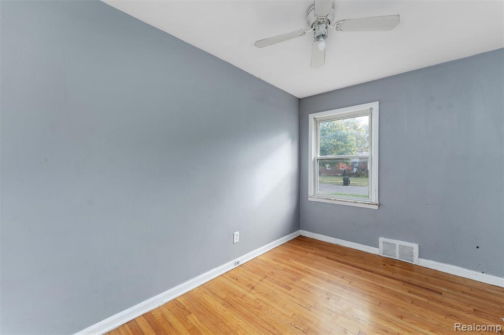 9035 Braile, Detroit, MI 48228 — Photo 9