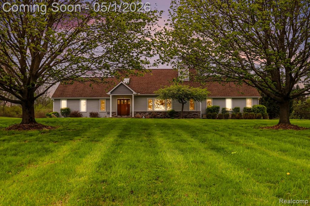 10741 W Braemar, Holly, MI 48442 — front exterior