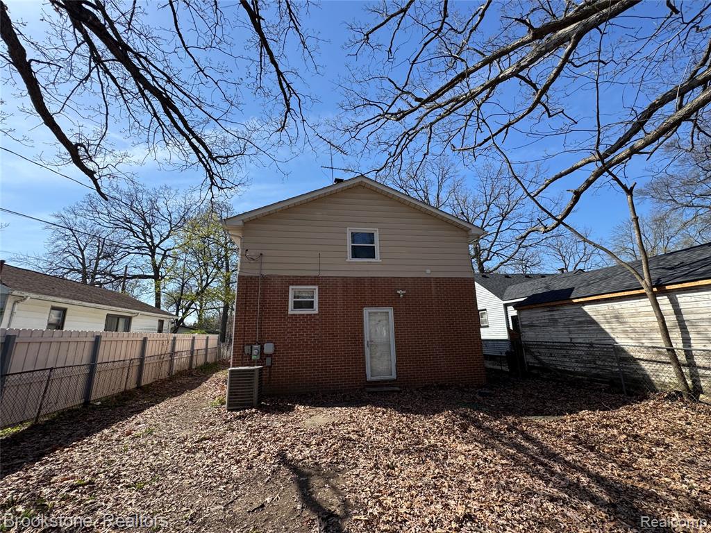 256 W Chicago Avenue, Pontiac, MI 48340 — Photo 25