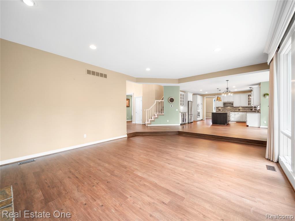 5471 Parkside Drive, Brighton, MI 48114 — Photo 10