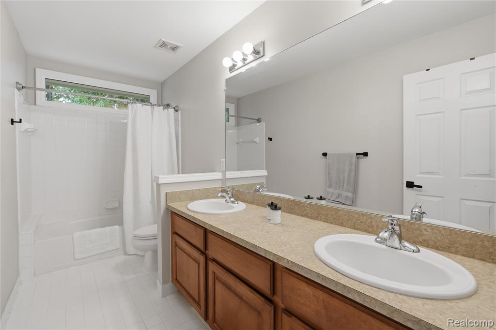 4832 Eagle Springs Court, Clarkston, MI 48348 — Photo 37