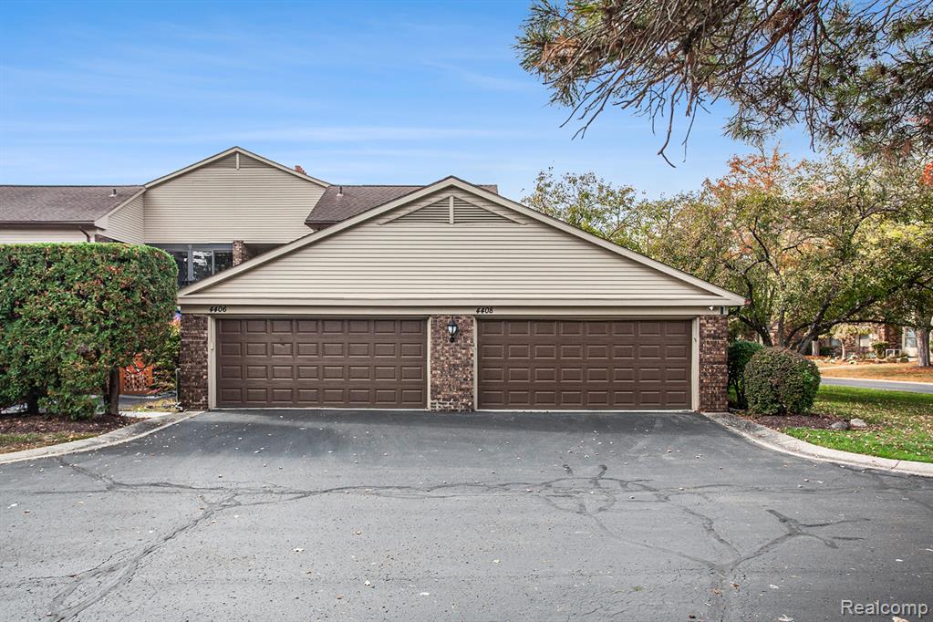 4408 Knightsbridge Lane, West Bloomfield, MI 48323 — Photo 4