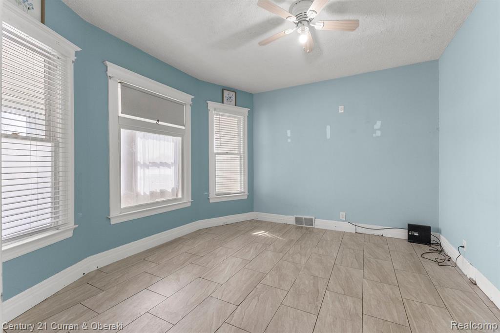 9182 LAFAYETTE Boulevard, Detroit, MI 48209 — Photo 7
