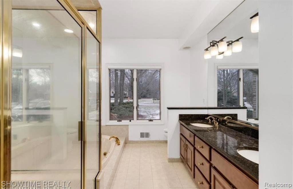 53145 ALYSSA Court, Shelby Twp, MI 48315 — Photo 10